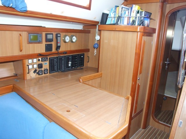 Dufour 48 teck - 17.jpg